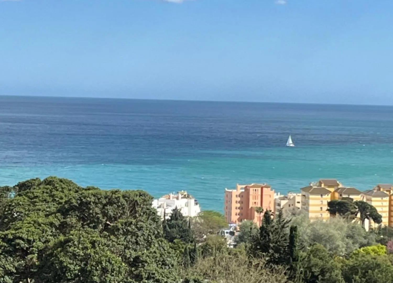 Balcon Con Vistas Al Mar Y Piscinas En Hercules Benalmádena Espagne